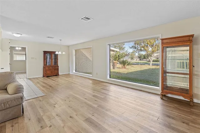 $2,500 | 4900 East St Charles Avenue, Lake Charles, LA 70605