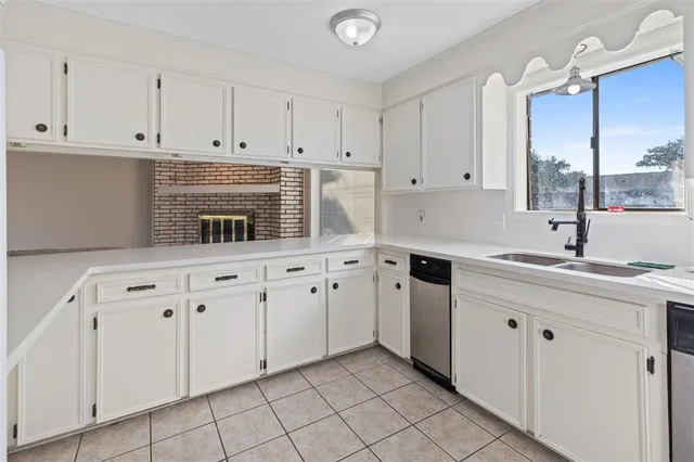 $2,500 | 4900 East St Charles Avenue, Lake Charles, LA 70605