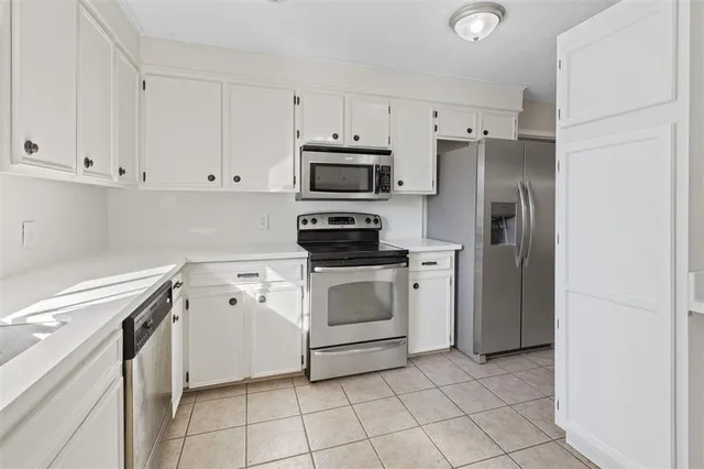 $2,500 | 4900 East St Charles Avenue, Lake Charles, LA 70605