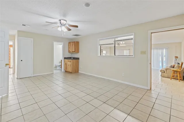 $2,500 | 4900 East St Charles Avenue, Lake Charles, LA 70605