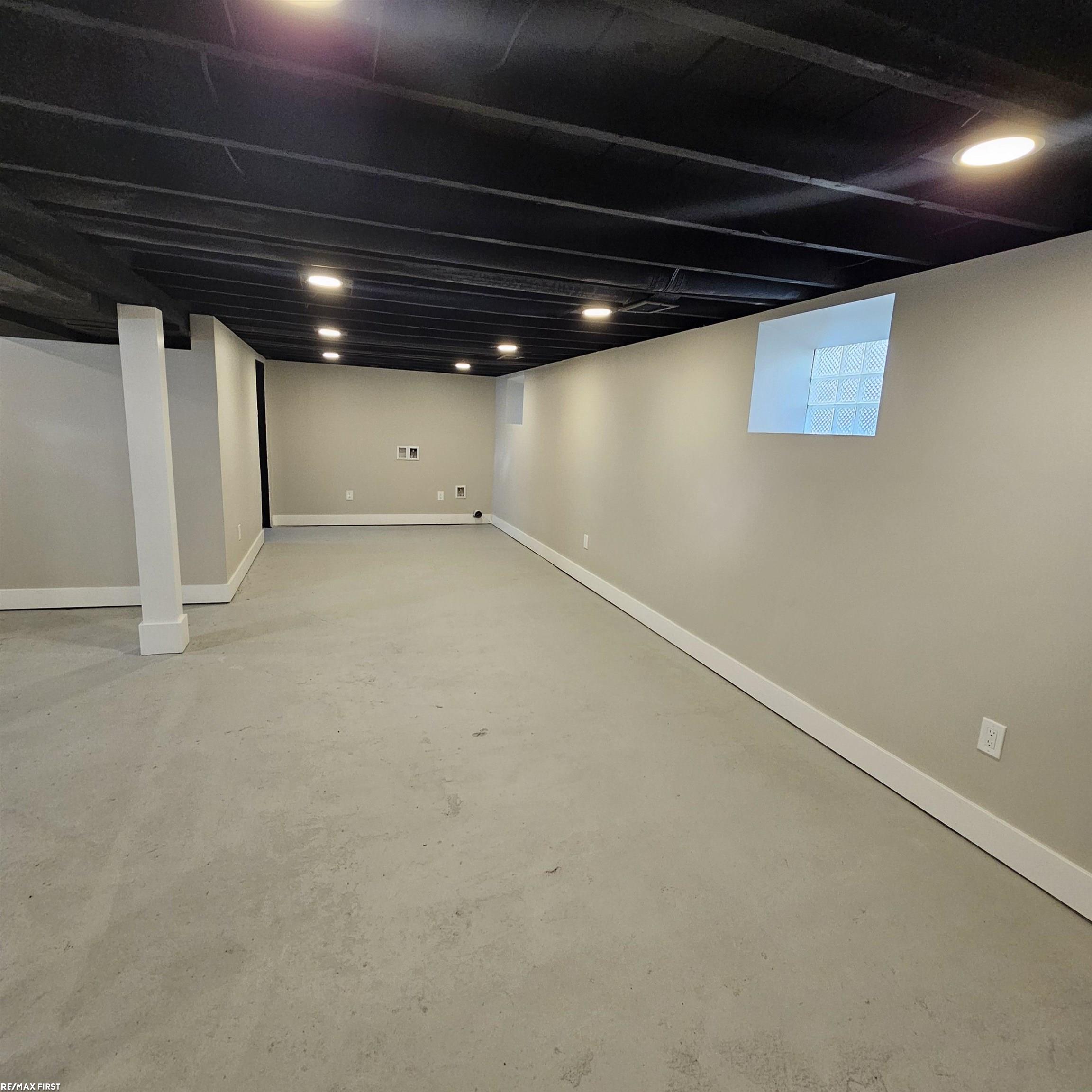 22423 Piper Avenue Eastpointe, MI 48021 - Photo 16 of 28 50153902-a2a78565-4235-4a06-a170-a253ee64c78f.JPG