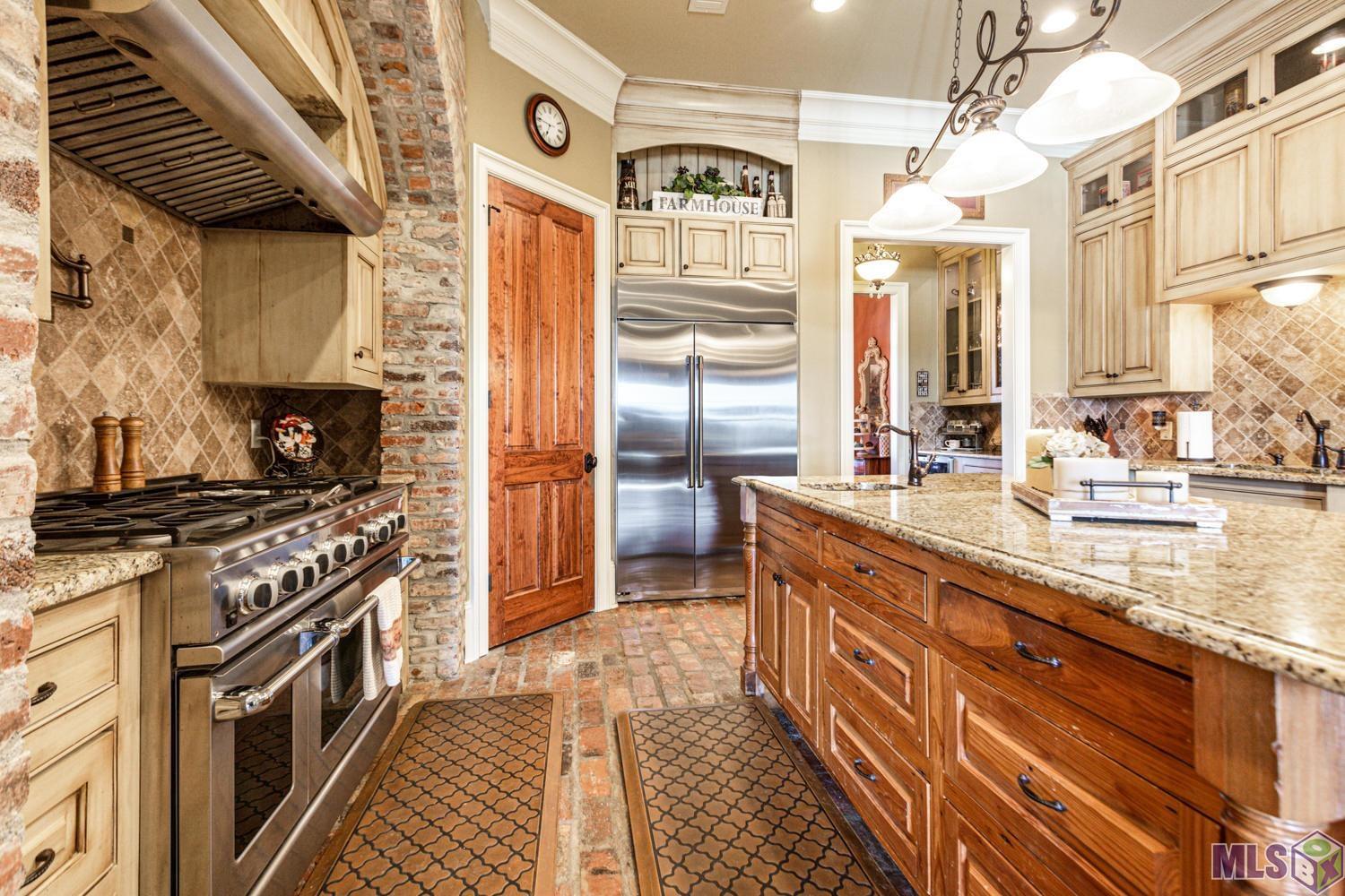 21808 Rabbit Run Drive Baton Rouge, LA 70817 - Photo 17 of 50 Professional Grade Appliances
