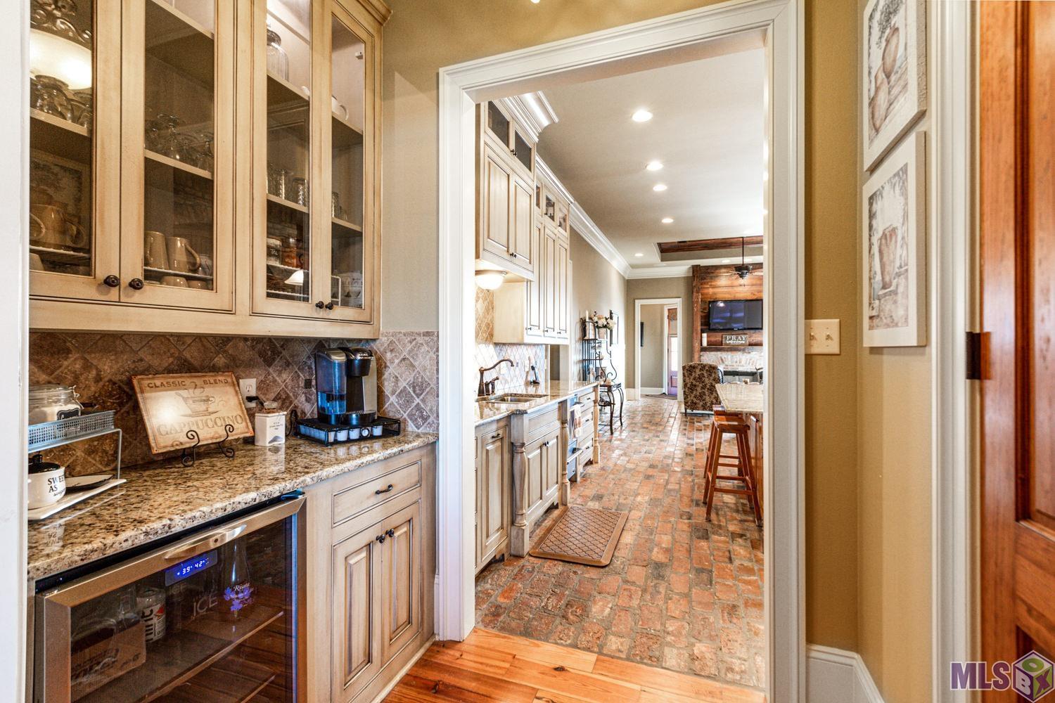 21808 Rabbit Run Drive Baton Rouge, LA 70817 - Photo 20 of 50 Butler's Pantry & Additional Pantry