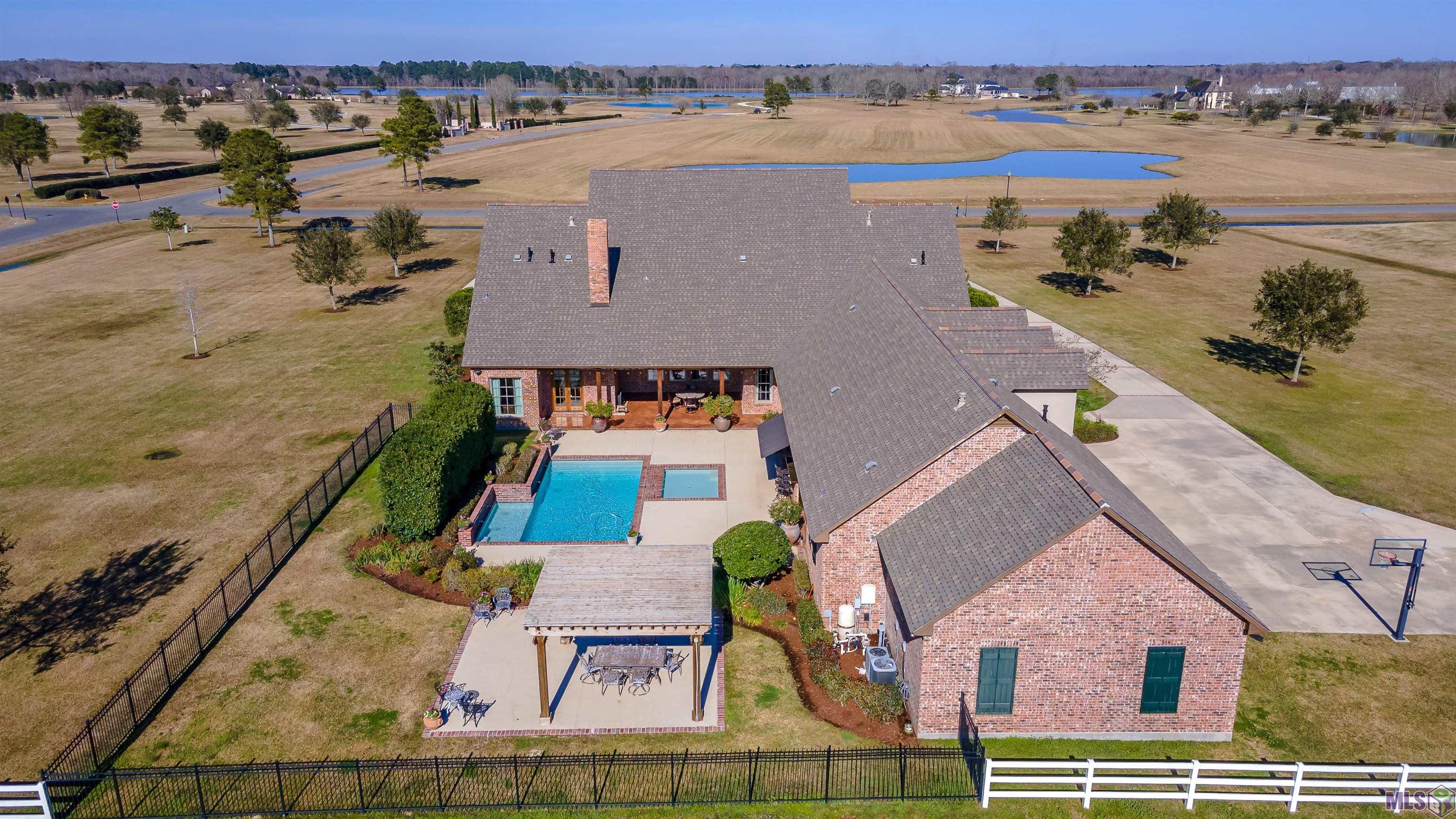 21808 Rabbit Run Drive Baton Rouge, LA 70817 - Photo 2 of 50