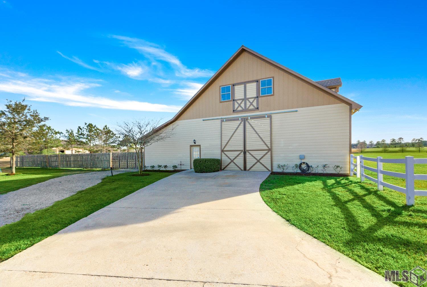 21808 Rabbit Run Drive Baton Rouge, LA 70817 - Photo 42 of 50 Separate Apartment ~ Workshop ~ Barn