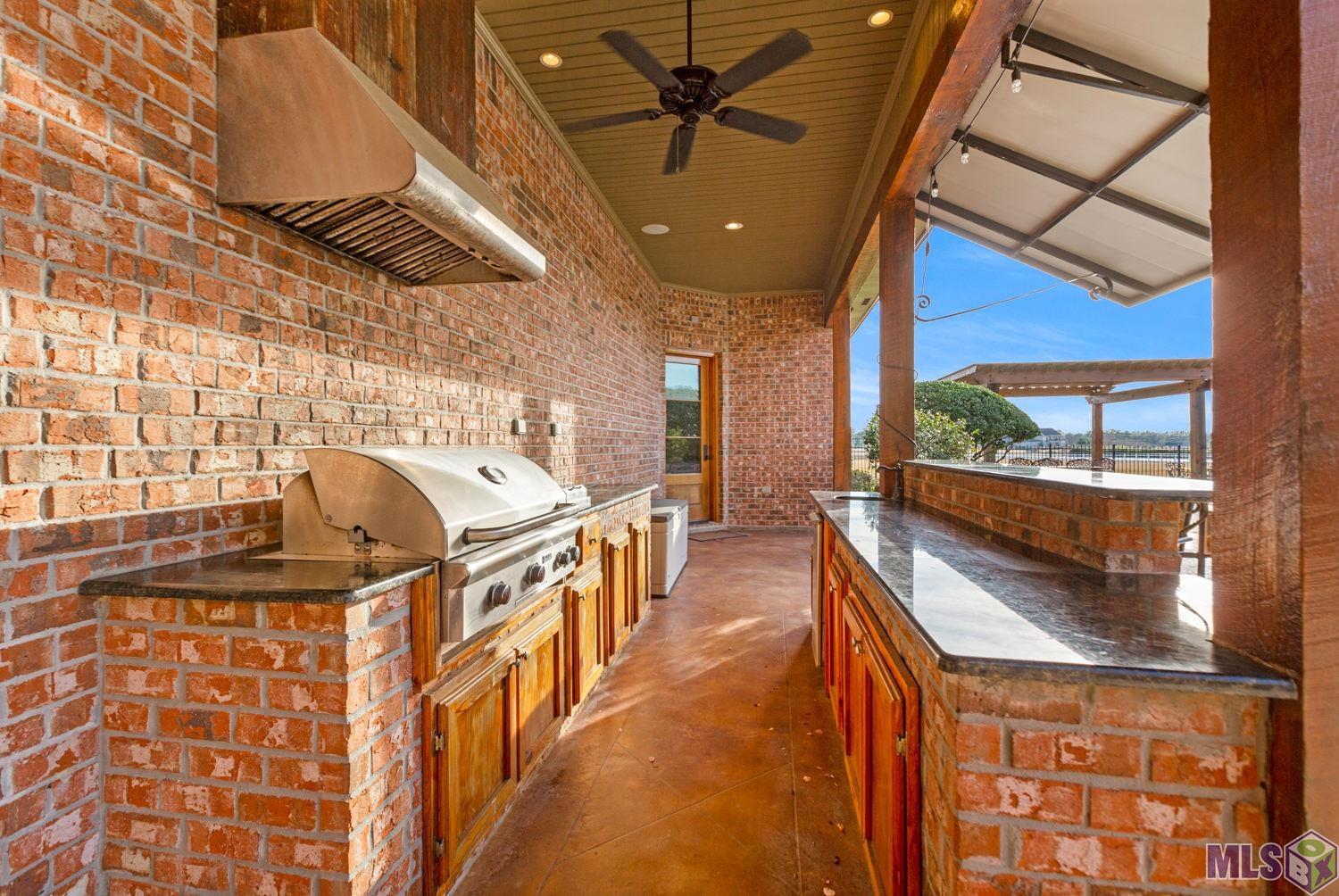 21808 Rabbit Run Drive Baton Rouge, LA 70817 - Photo 8 of 50 Outdoor Kitchen