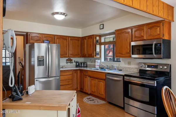 $475,000 | 11 North County Road, Greer, AZ 85927