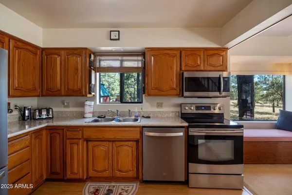 $475,000 | 11 North County Road, Greer, AZ 85927