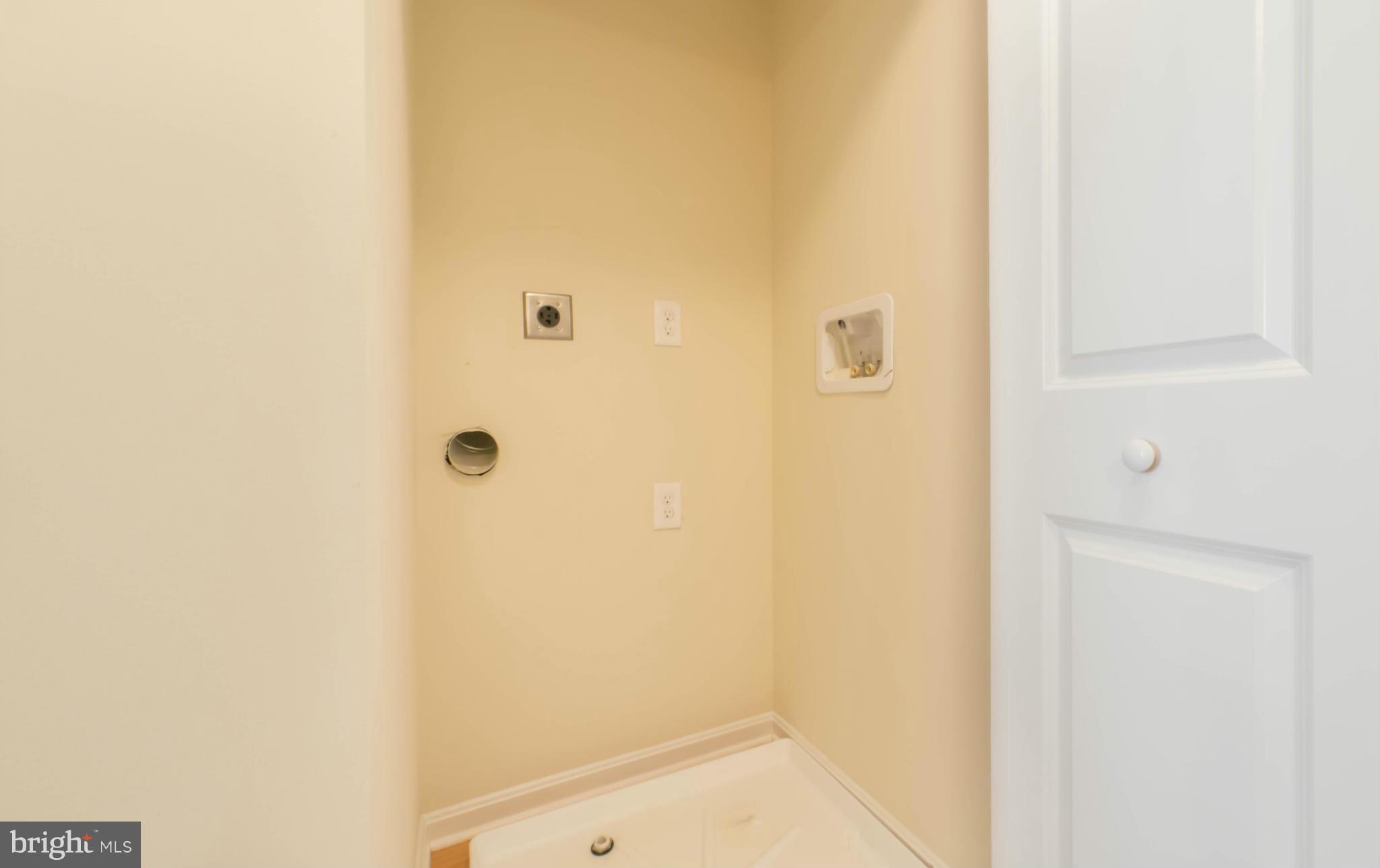 4628 Dillon Place Baltimore, MD 21224 - Photo 28 of 30 a bathroom with a shower