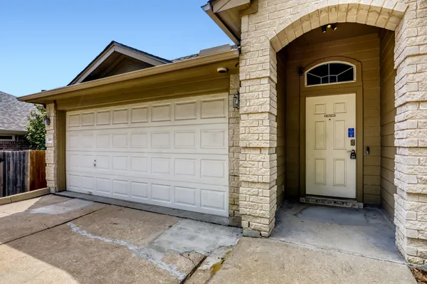 $310,000 | 100 Antietam Trail, Elgin, TX 78621