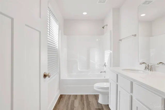 $2,350 | 4932 Valor Court, Pace, FL 32571