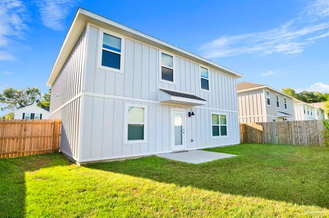 $2,350 | 4932 Valor Court, Pace, FL 32571