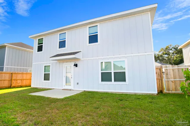 $2,350 | 4932 Valor Court, Pace, FL 32571
