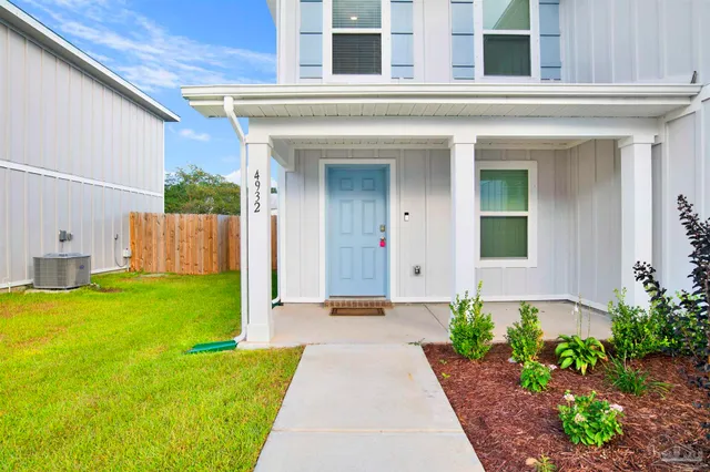 $2,350 | 4932 Valor Court, Pace, FL 32571