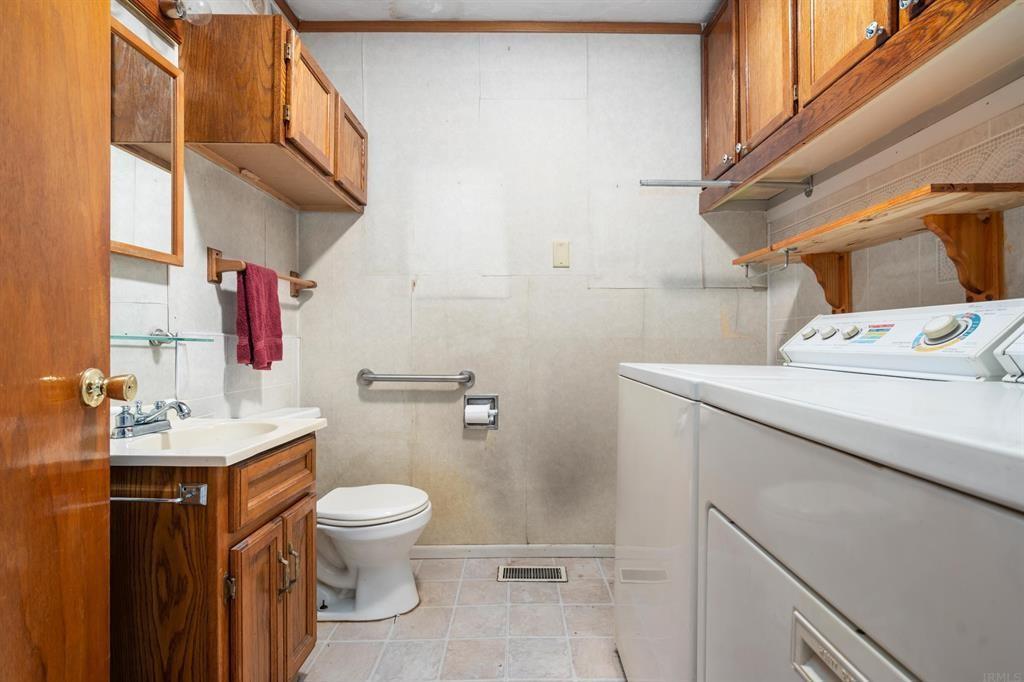 9305 West River Road Yorktown, IN 47396 - Photo 18 of 22 Gallery Image 18