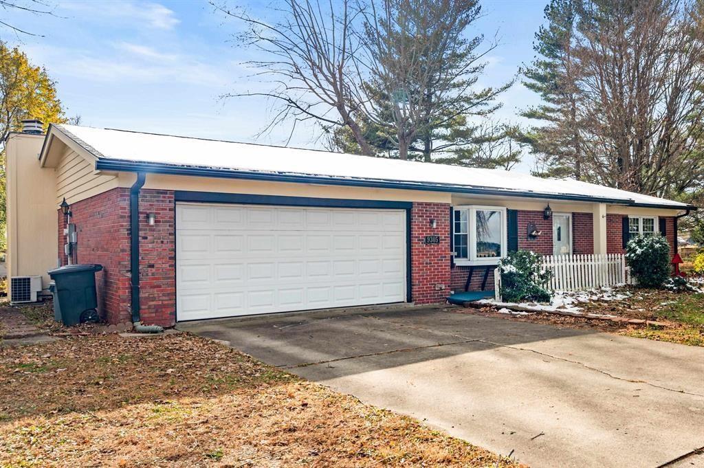 9305 West River Road Yorktown, IN 47396 - Photo 2 of 22 Gallery Image 2