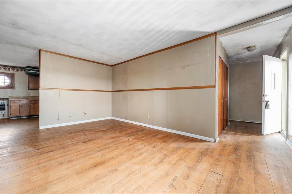 9305 West River Road Yorktown, IN 47396 - Photo 6 of 22 Gallery Image 6