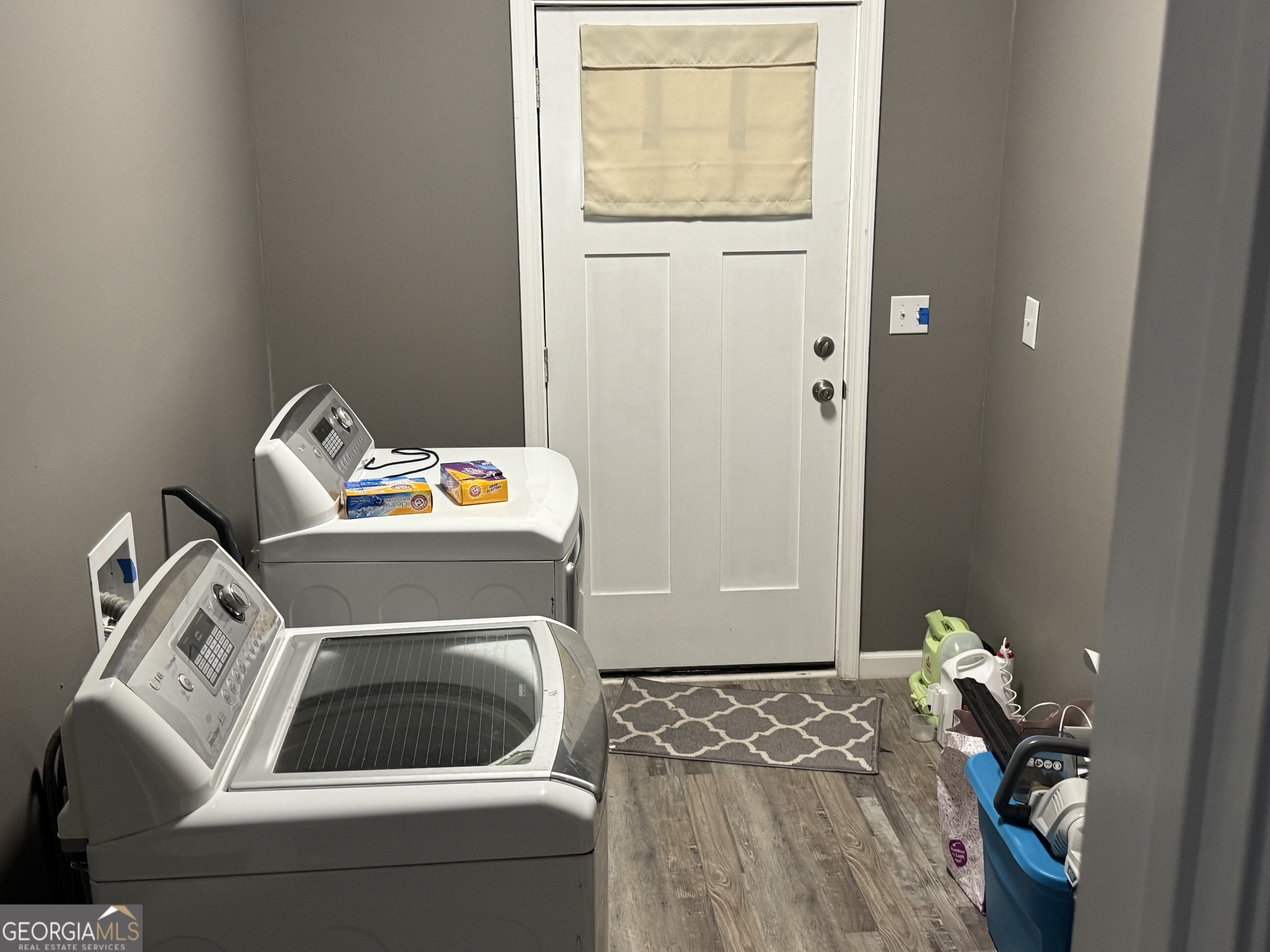 10 Grove Street Hazlehurst, GA 31539 - Photo 13 of 15 a utility room with dryer and washer
