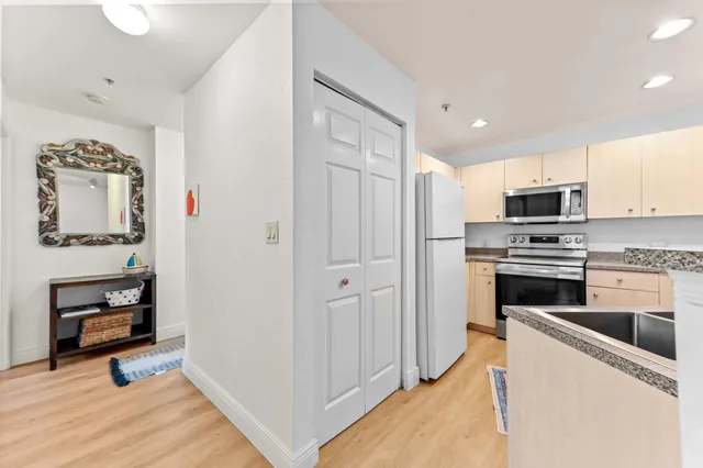 $2,700 | 1803 North Flagler Drive, Unit 204, West Palm Beach, FL 33407