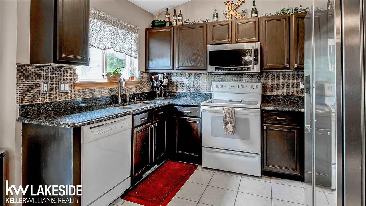 51665 Rivard Road New Baltimore, MI 48047 - Photo 8 of 36 31390914-7.JPG