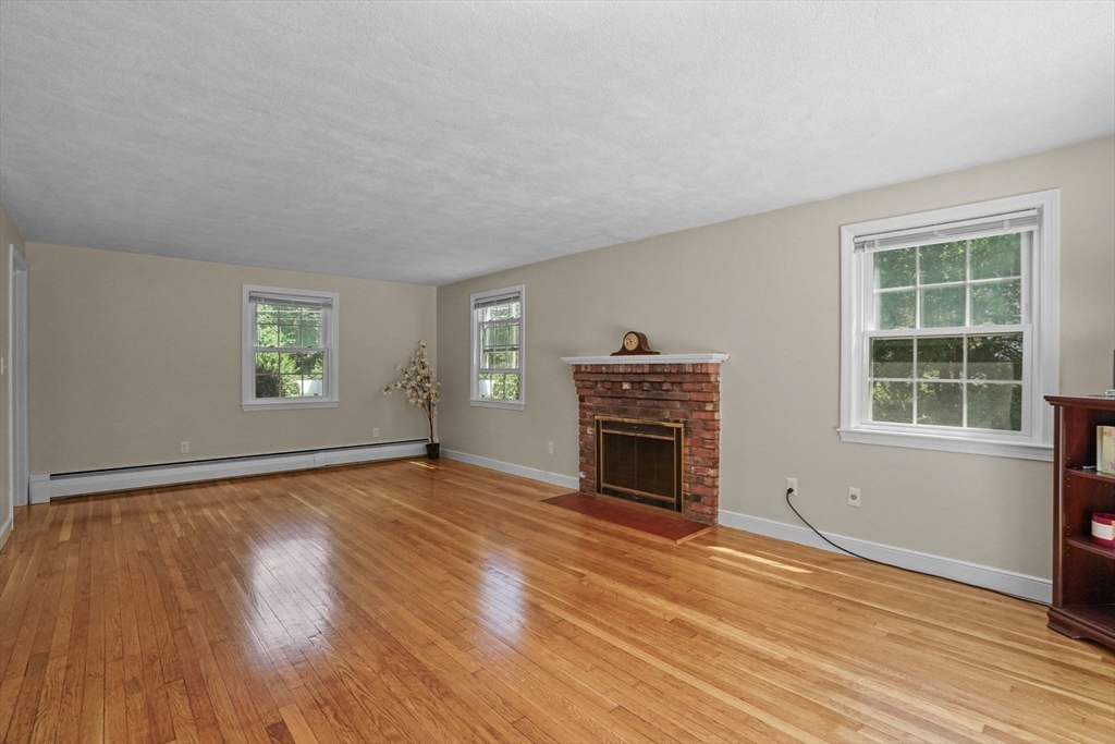 19 Stag Drive Billerica, MA 01821 - Photo 16 of 36