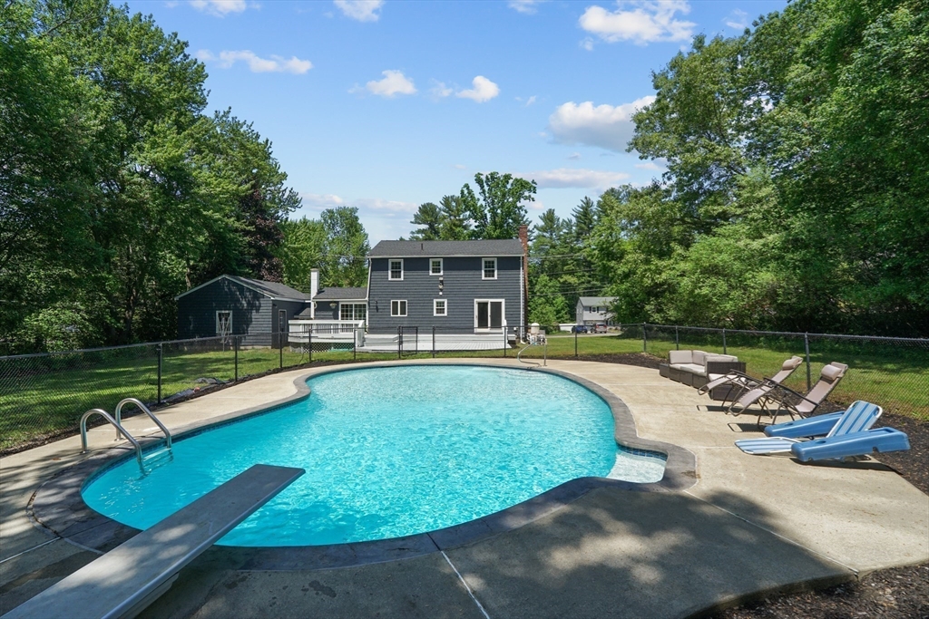 19 Stag Drive Billerica, MA 01821 - Photo 5 of 36