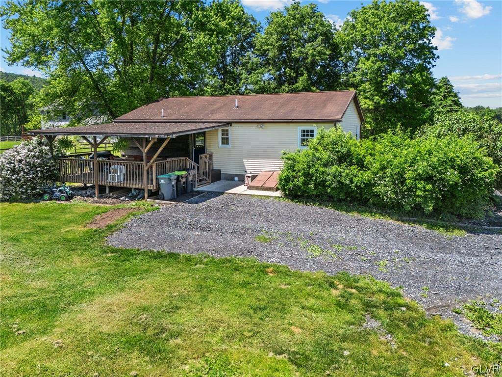 516 Weir Mountain Road Gilbert, PA 18331 - Photo 11 of 40