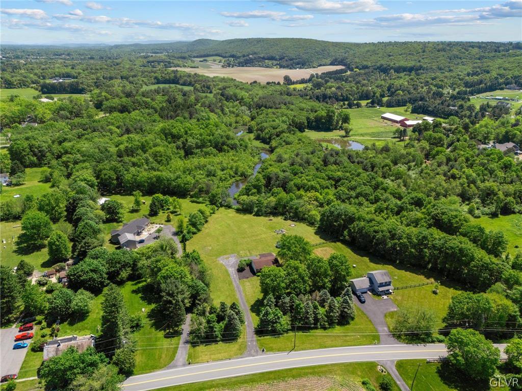 516 Weir Mountain Road Gilbert, PA 18331 - Photo 6 of 40
