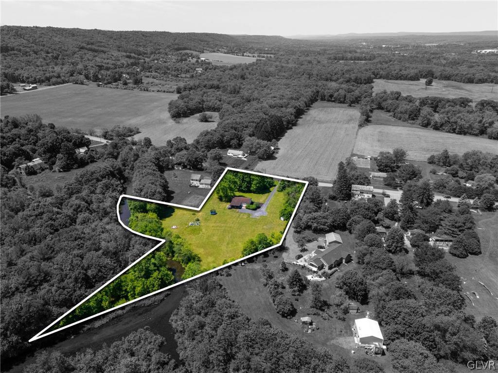 516 Weir Mountain Road Gilbert, PA 18331 - Photo 8 of 40