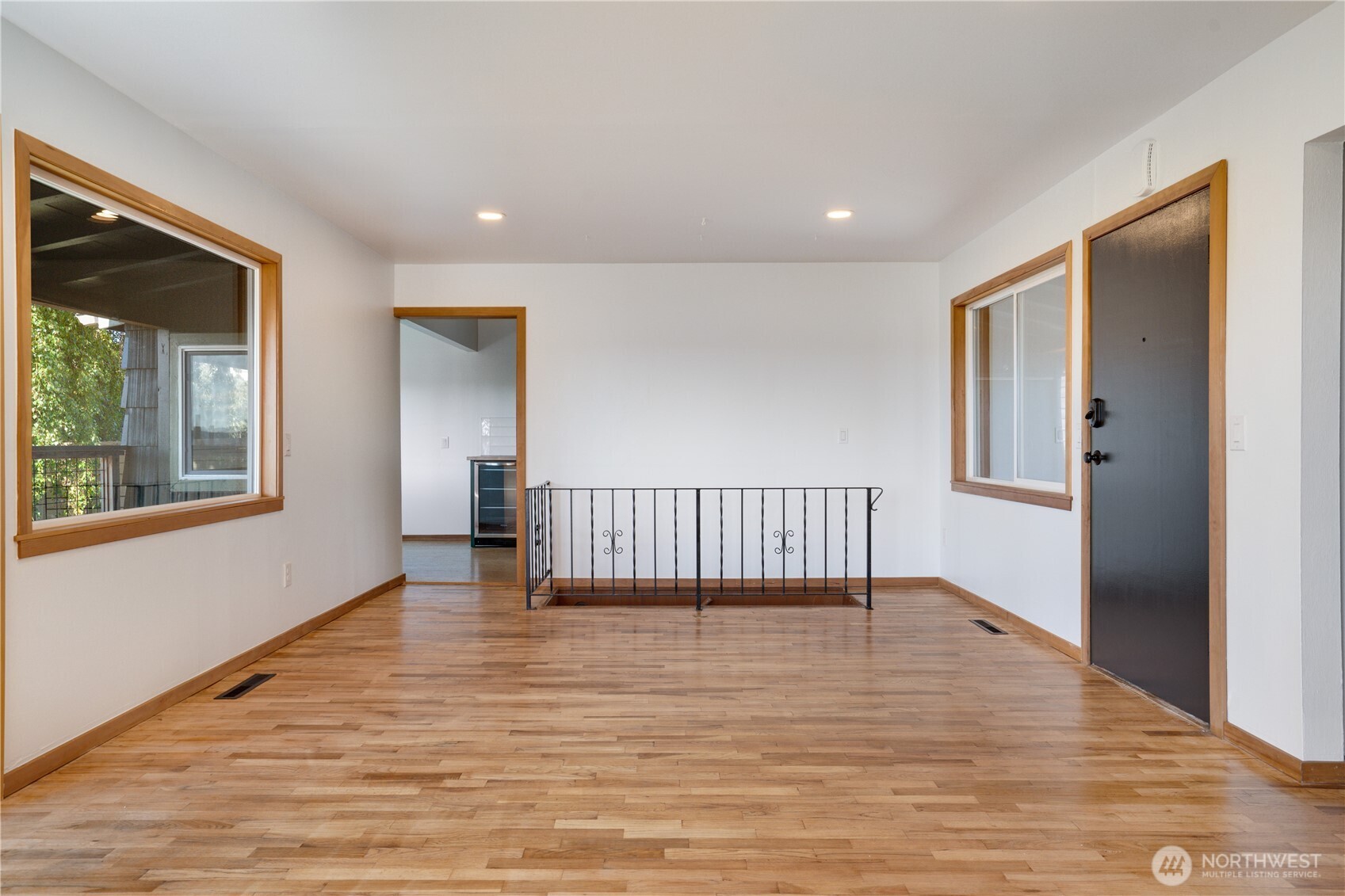 1127 Perry Avenue Bremerton, WA 98310 - Photo 16 of 38 Gallery Image 16