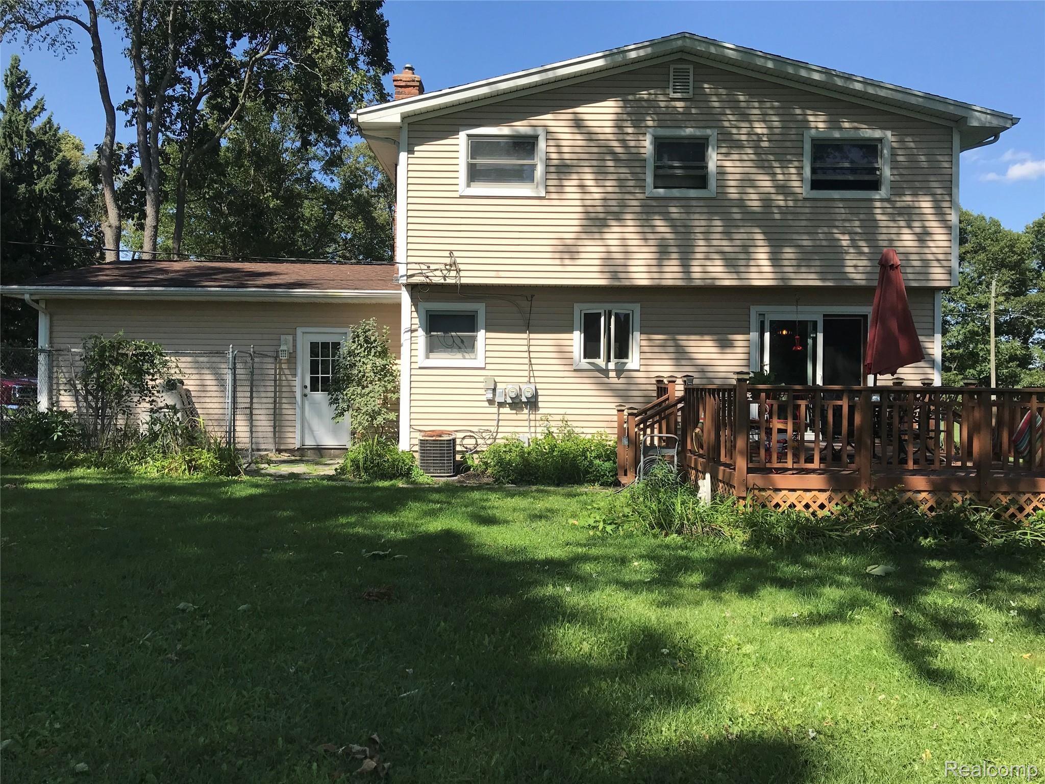 9045 Oakhill Road Clarkston, MI 48348 - Photo 6 of 55 IMG_3860.JPG