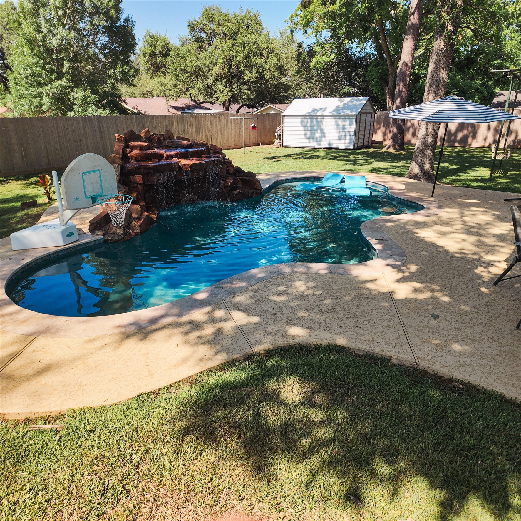 317 Harbert Street Columbus, TX 78934 - Photo 3 of 18 pool area