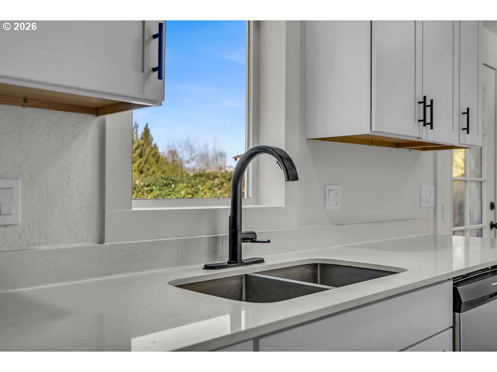 1477 June Way Woodburn, OR 97071 - Photo 14 of 34 a close view of sink and tap