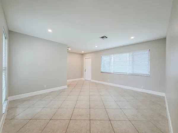 a view of a backyard with plants