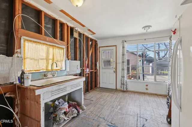 $549,000 | 139 Stanford Avenue, Oxnard, CA 93036