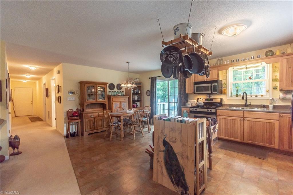 1189 Lane Farm Road Pinnacle, NC 27043 - Photo 12 of 30