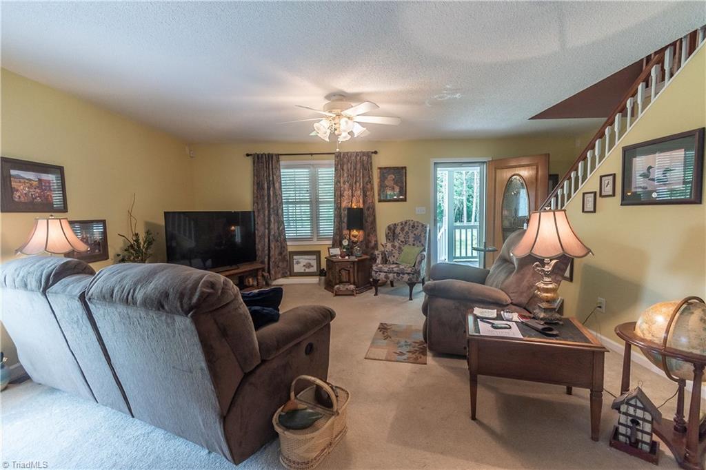 1189 Lane Farm Road Pinnacle, NC 27043 - Photo 10 of 30