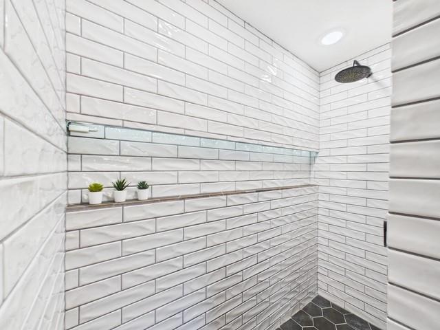 1675 Meadowview Street Athens, TX 75752 - Photo 20 of 40 a bathroom with a shower