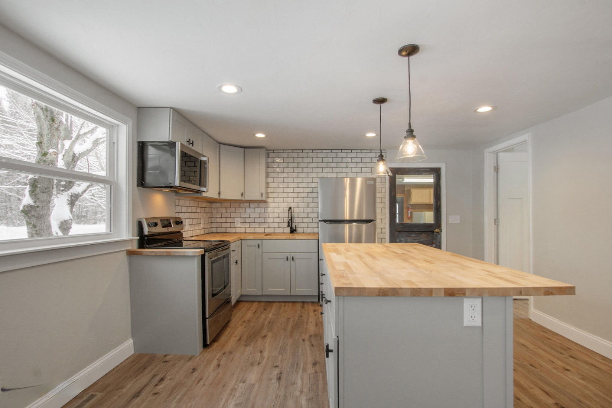 453 North Buys Road Muskegon, MI 49445 - Photo 5 of 22 DSC06515