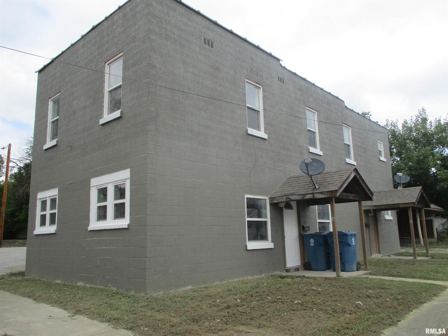 101 East Webster Street Benton, IL 62812 - Photo 2 of 29