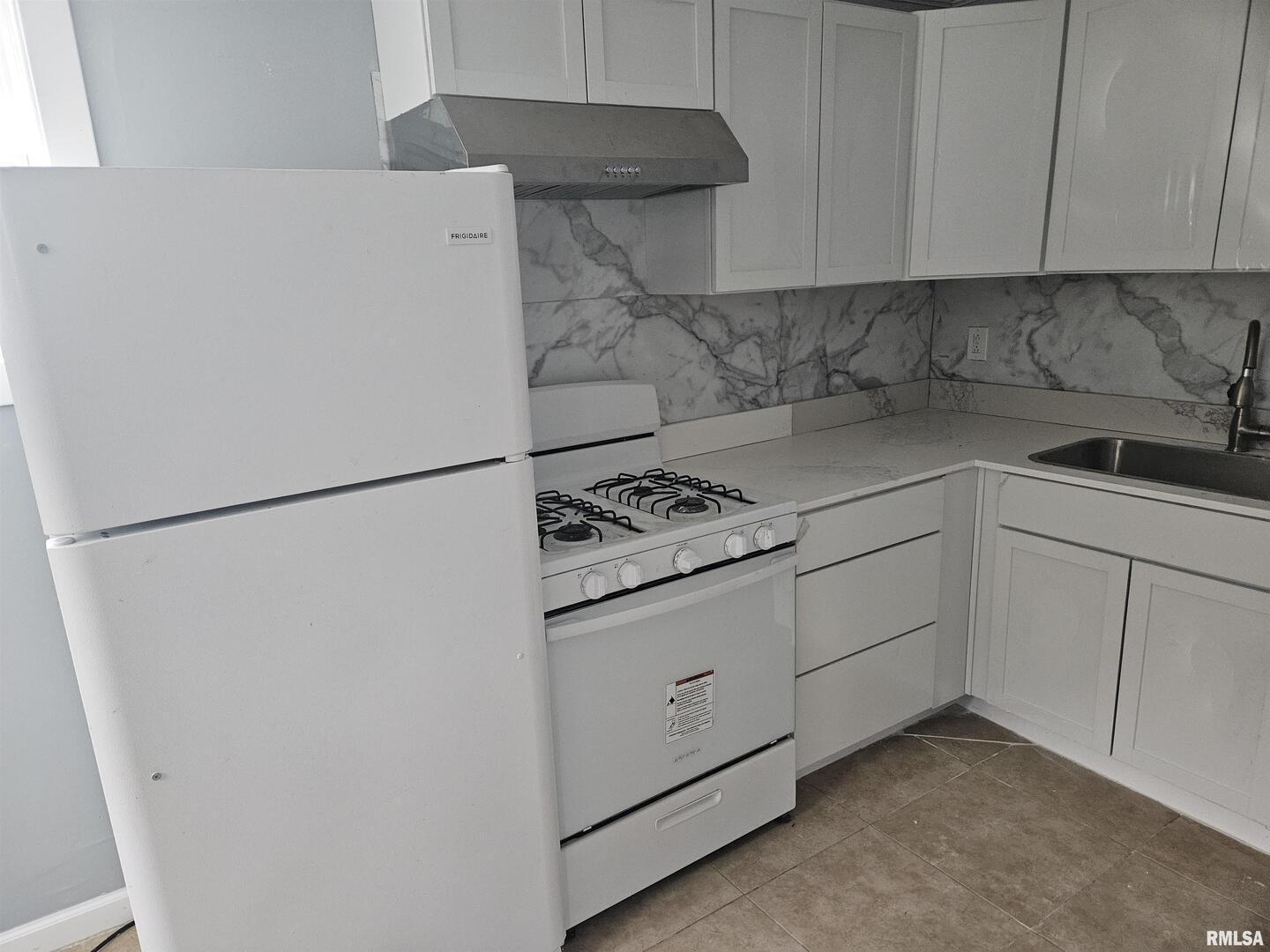 101 East Webster Street Benton, IL 62812 - Photo 23 of 29