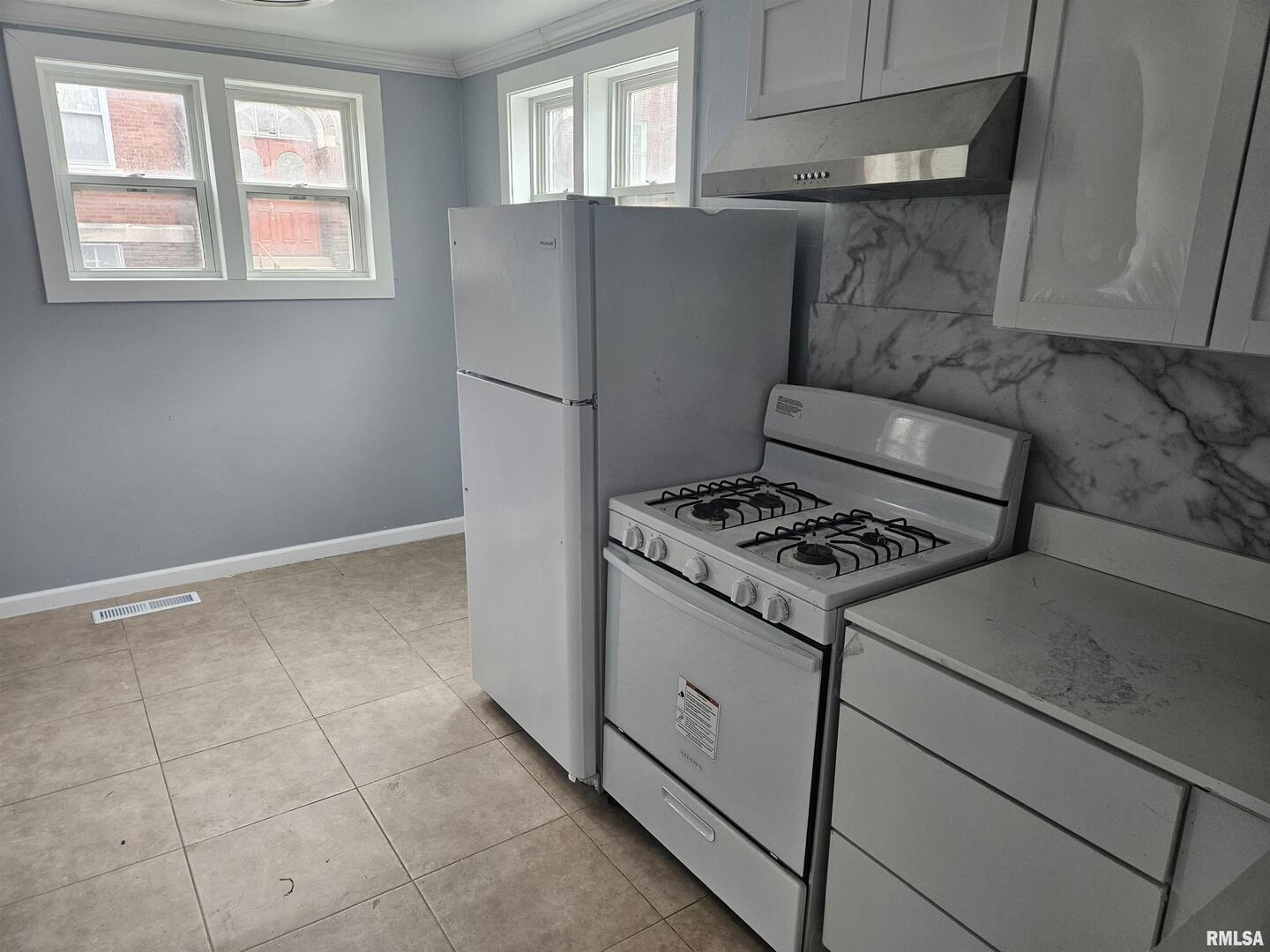 101 East Webster Street Benton, IL 62812 - Photo 25 of 29