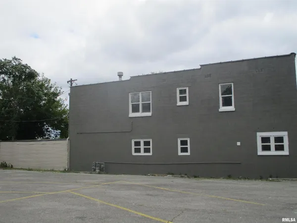 $149,000 | 101 East Webster Street, Benton, IL 62812