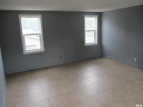 $149,000 | 101 East Webster Street, Benton, IL 62812
