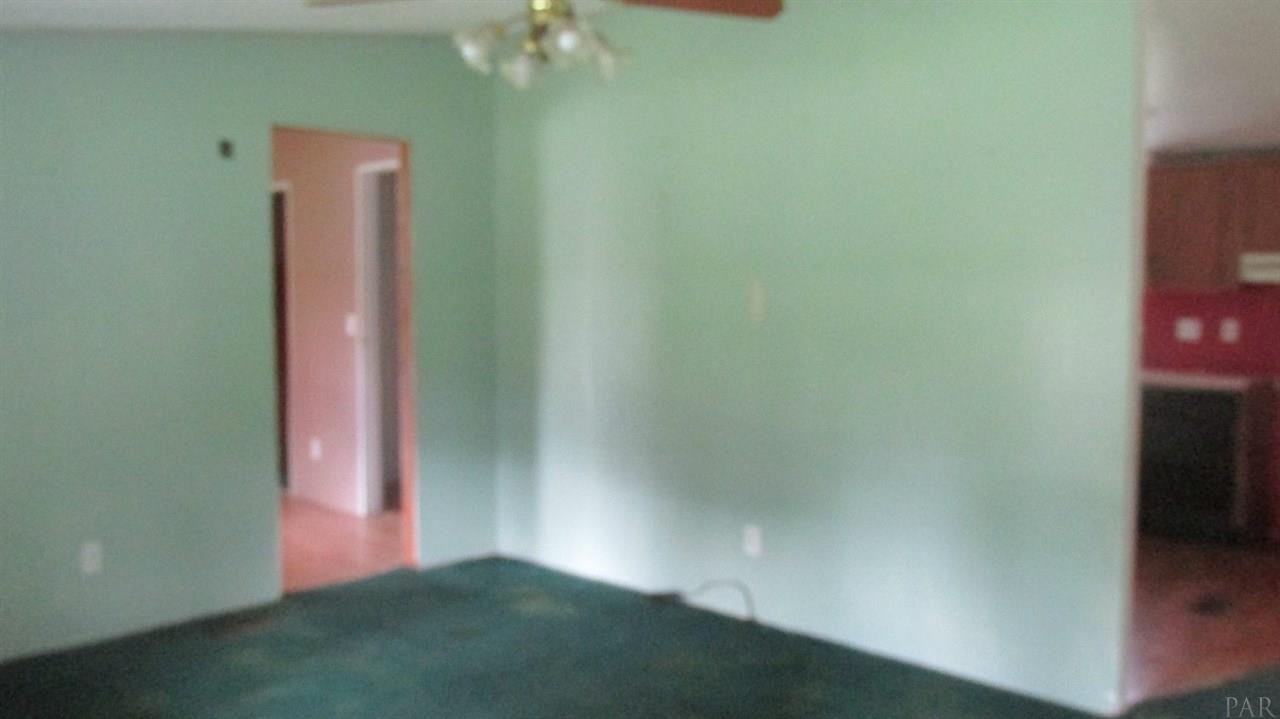 240 Madrid Road Cantonment, FL 32533 - Photo 15 of 23