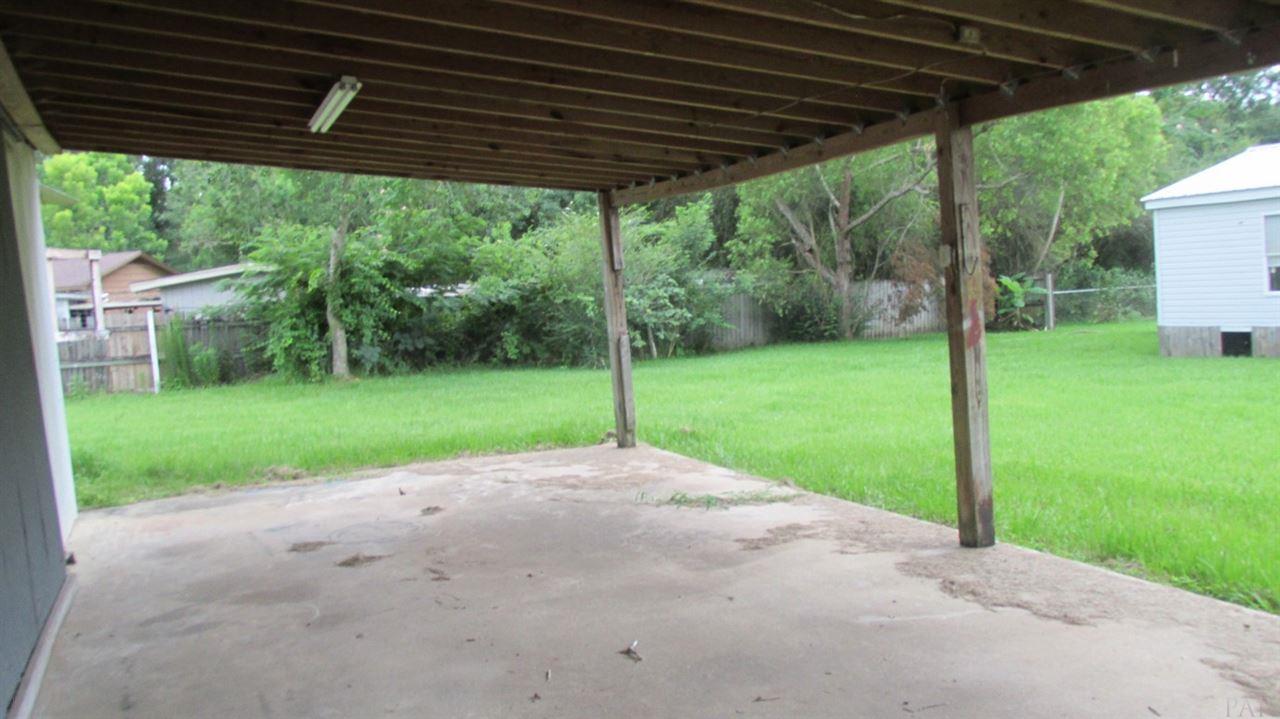 240 Madrid Road Cantonment, FL 32533 - Photo 17 of 23