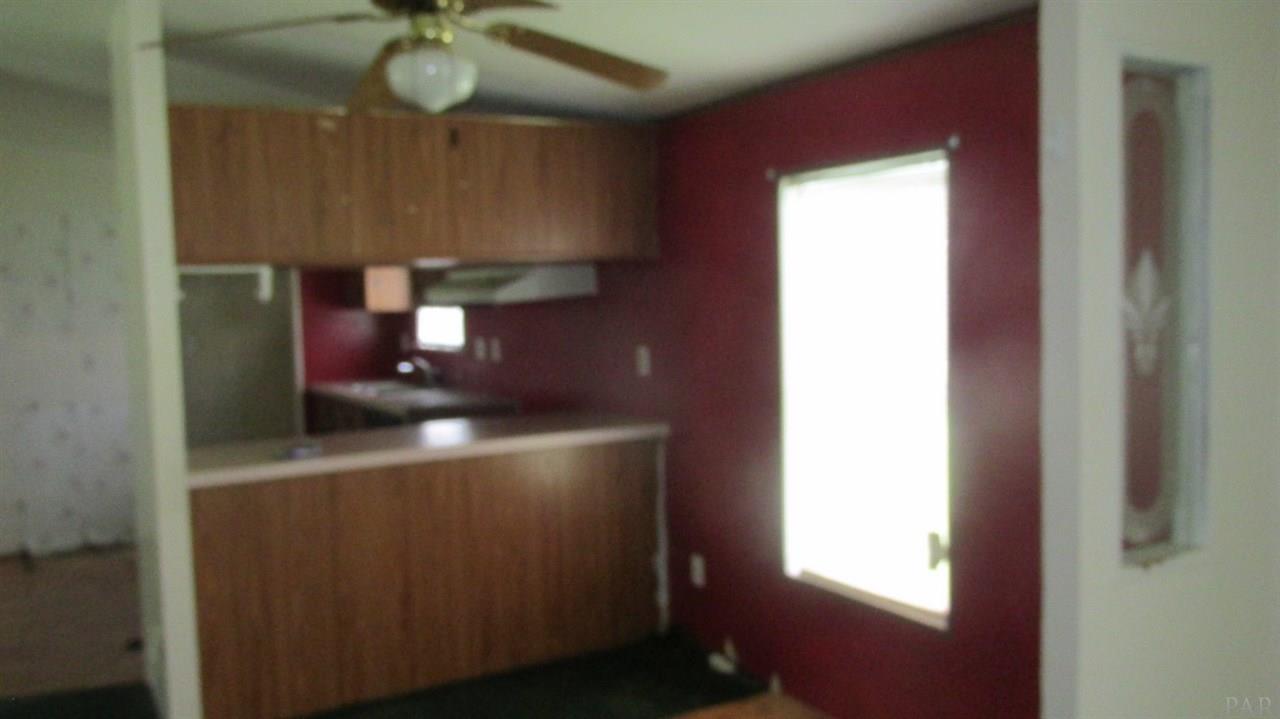 240 Madrid Road Cantonment, FL 32533 - Photo 5 of 23