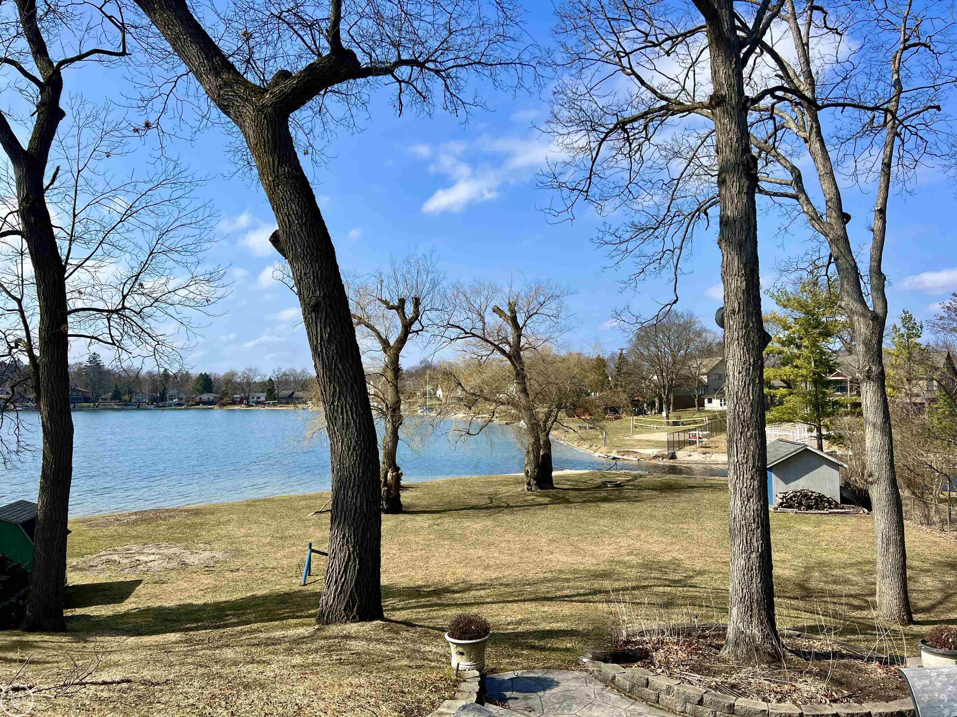 3017 Lansdowne Road Waterford, MI 48329 - Photo 2 of 68 50135496-7C7952AA-6164-4AE9-A106-3F3DD375A7B8.JPG