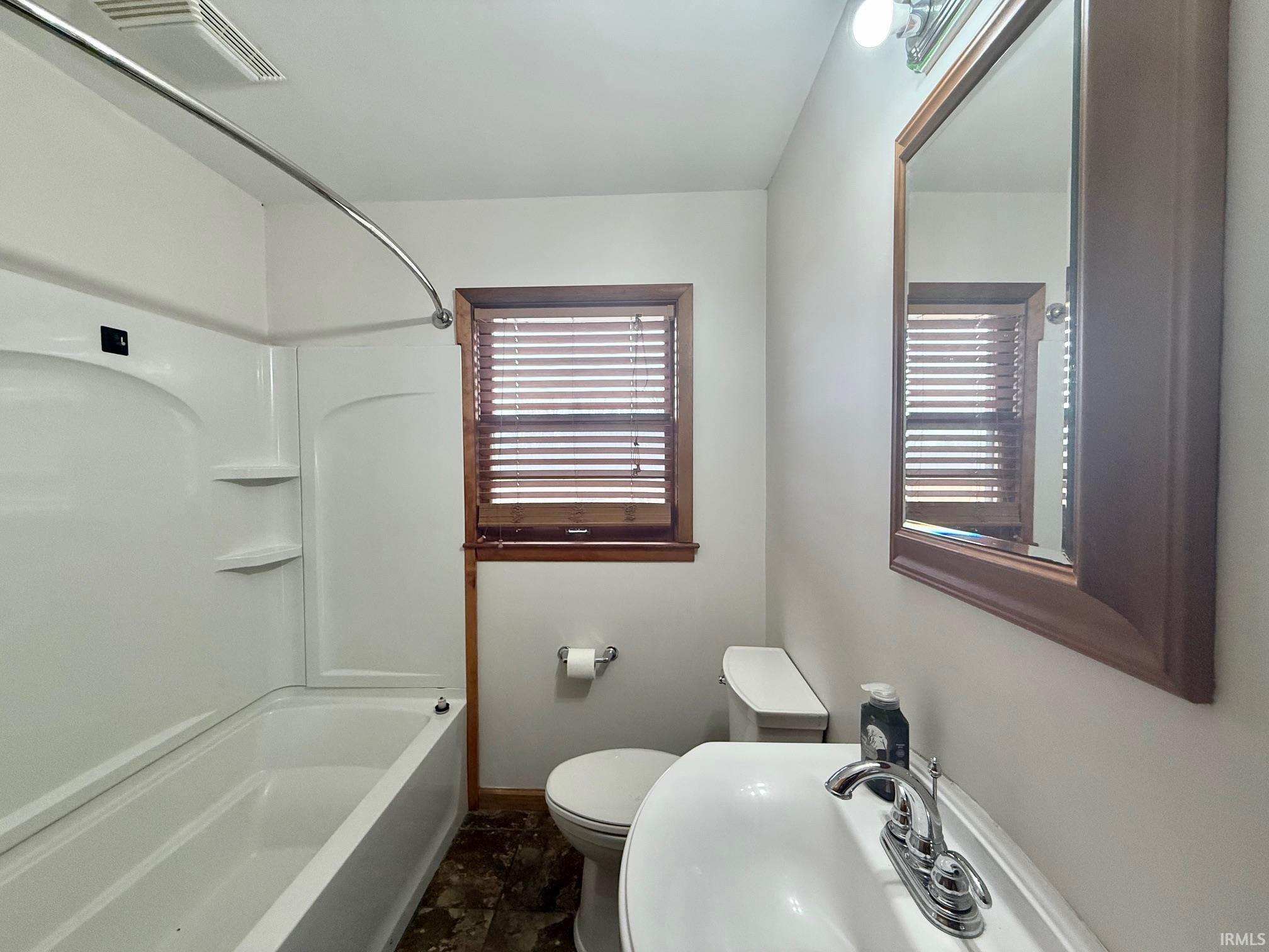 52369 Primrose Road South Bend, IN 46628 - Photo 13 of 24 Gallery Image 13