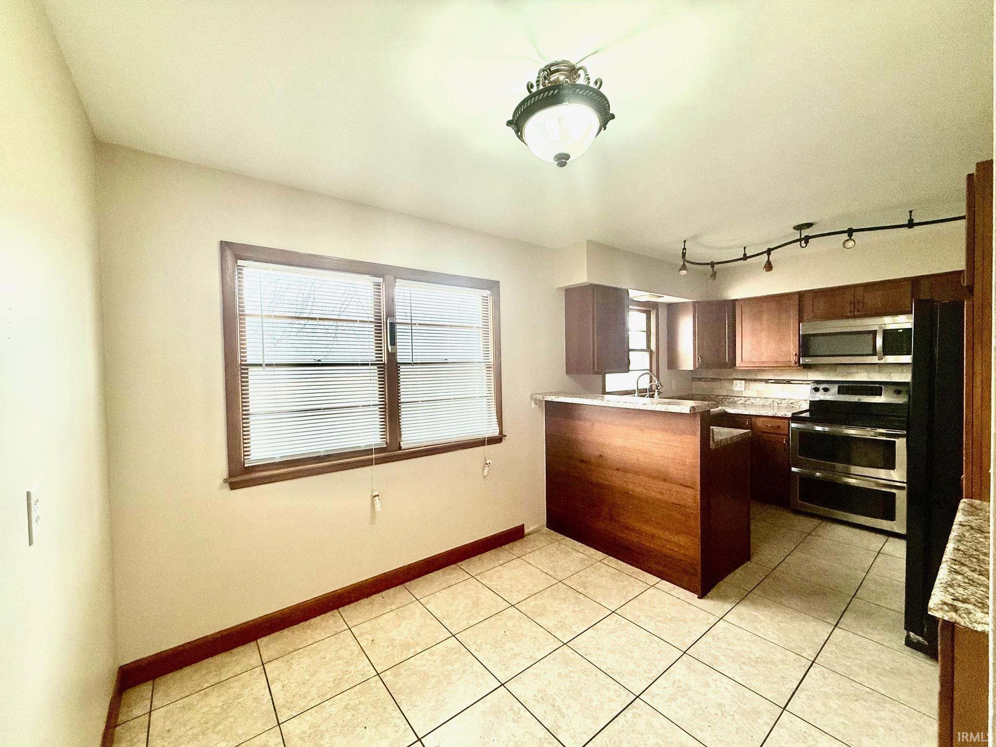52369 Primrose Road South Bend, IN 46628 - Photo 4 of 24 Gallery Image 4